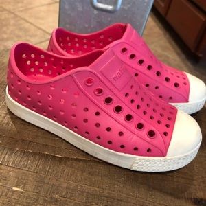 Native shoes toddler 10 Fuscia